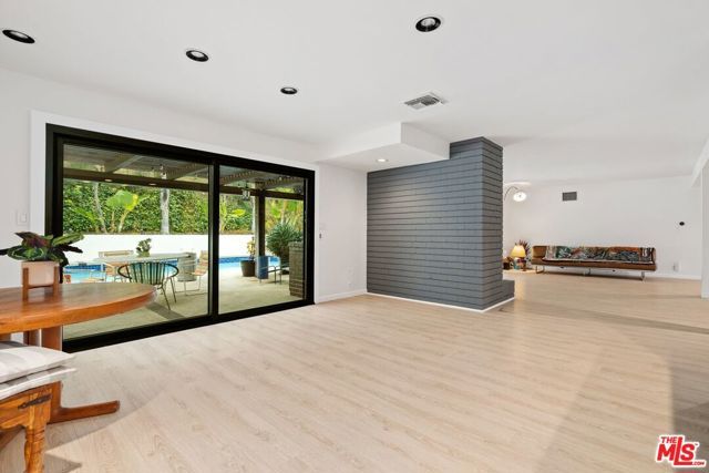 3135 CHANDELLE Road, Los Angeles, CA 90046