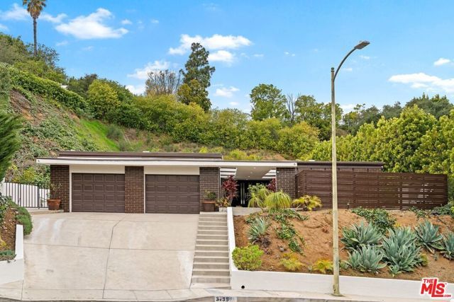 3135 CHANDELLE Road, Los Angeles, CA 90046