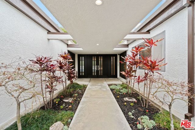 3135 CHANDELLE Road, Los Angeles, CA 90046