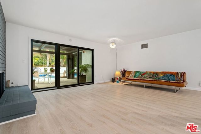 3135 CHANDELLE Road, Los Angeles, CA 90046