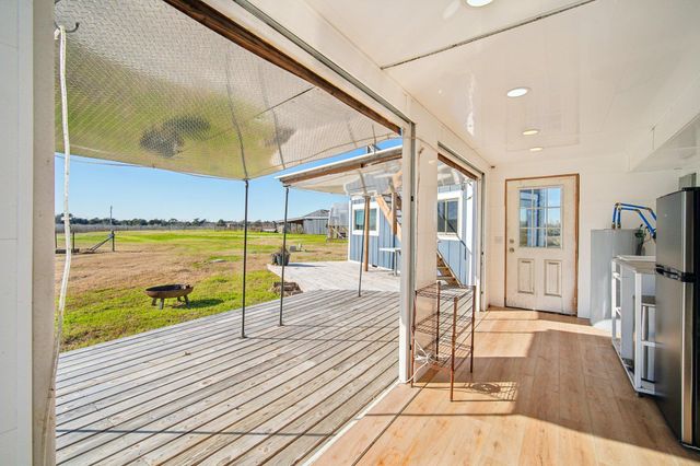 2200 Highway 21 E, Paige, TX 78659