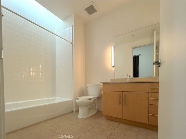 133 The Promenade N 107, Long Beach, CA 90802