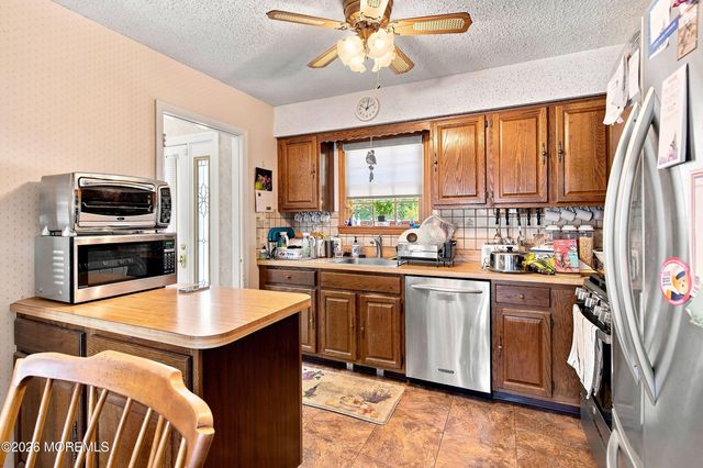 73 Spinnaker Court, Bayville, NJ 08721