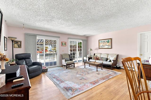 73 Spinnaker Court, Bayville, NJ 08721