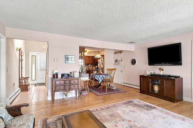 73 Spinnaker Court, Bayville, NJ 08721