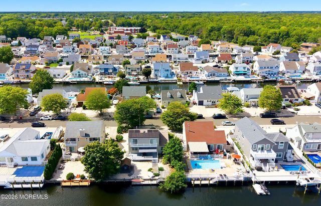 73 Spinnaker Court, Bayville, NJ 08721