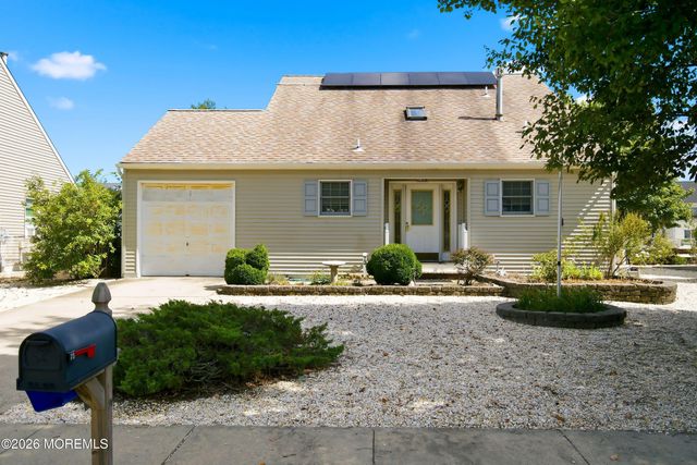 73 Spinnaker Court, Bayville, NJ 08721