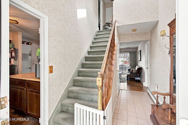 73 Spinnaker Court, Bayville, NJ 08721
