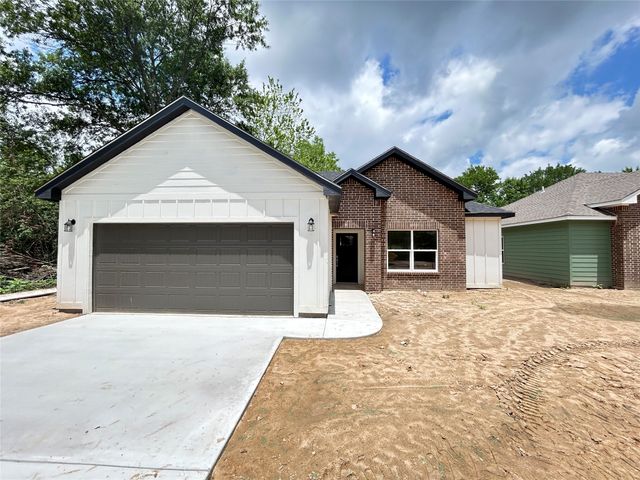 921 Putman Street, Sulphur Springs, TX 75482