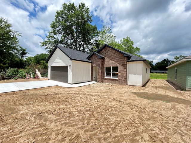 921 Putman Street, Sulphur Springs, TX 75482