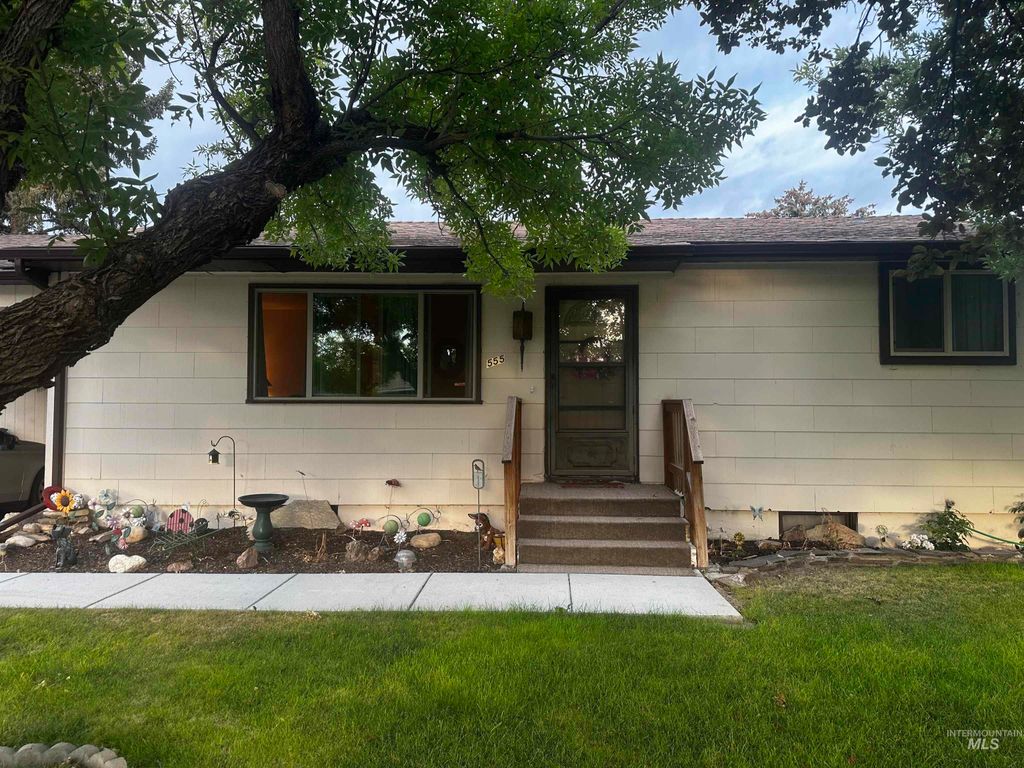 555 Bolton St, Twin Falls, ID 83301