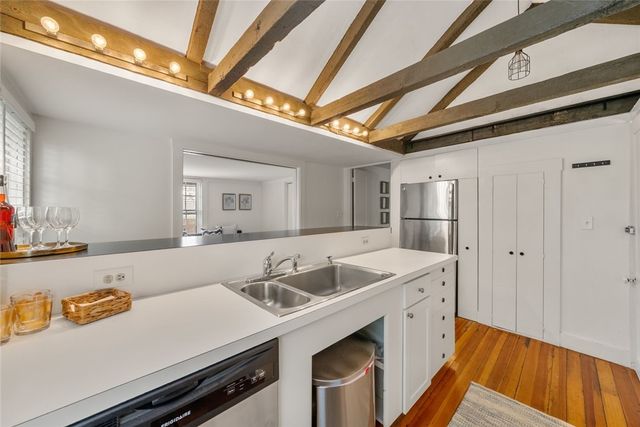 22 Farewell Street 2, Newport, RI 02840