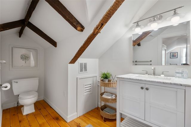 22 Farewell Street 2, Newport, RI 02840