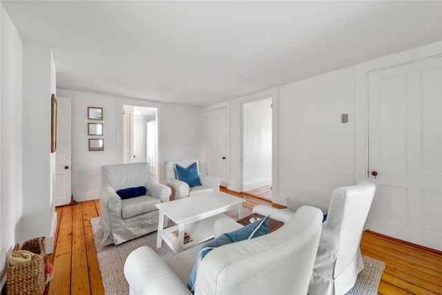 22 Farewell Street 2, Newport, RI 02840