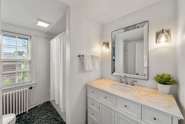 22 Farewell Street 2, Newport, RI 02840