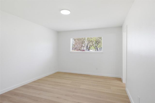 600 County Glen ST, Leander, TX 78641