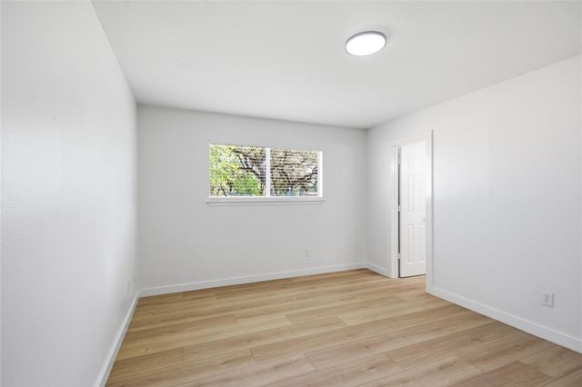 600 County Glen ST, Leander, TX 78641