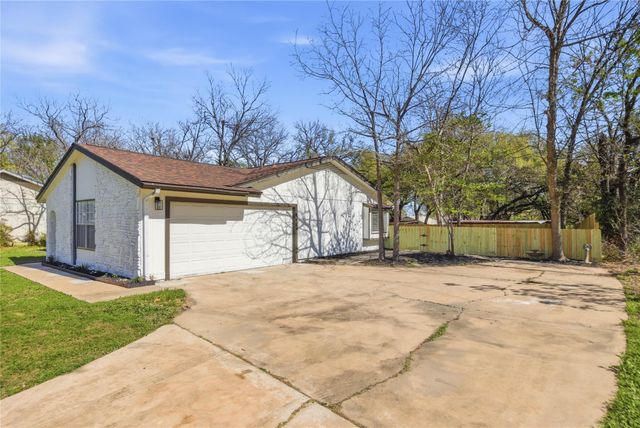 600 County Glen ST, Leander, TX 78641