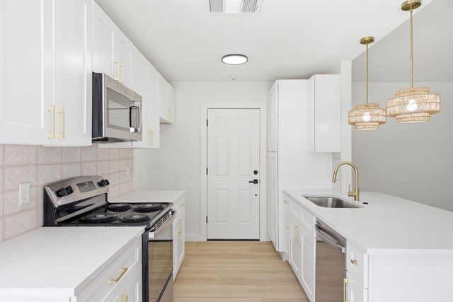 600 County Glen ST, Leander, TX 78641