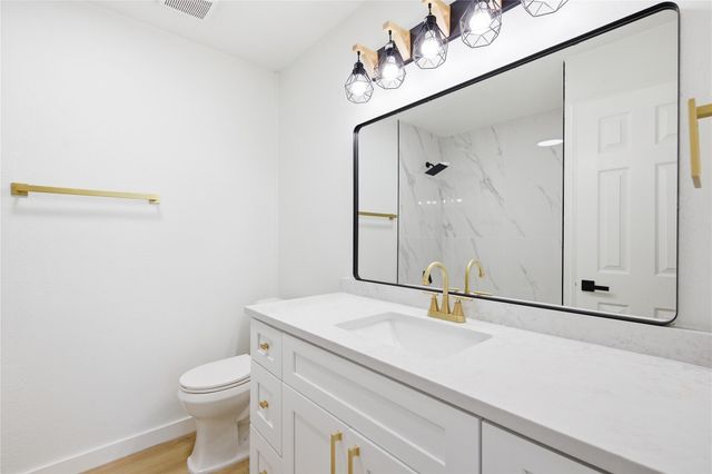 600 County Glen ST, Leander, TX 78641