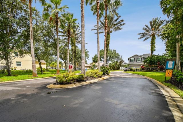 8821 N RIVER ROAD, Tampa, FL 33635