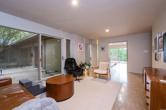 18 Hearthside Drive, Little Rock, AR 72207