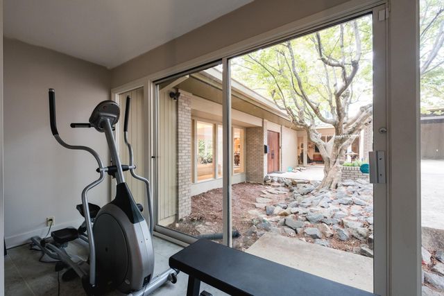 18 Hearthside Drive, Little Rock, AR 72207