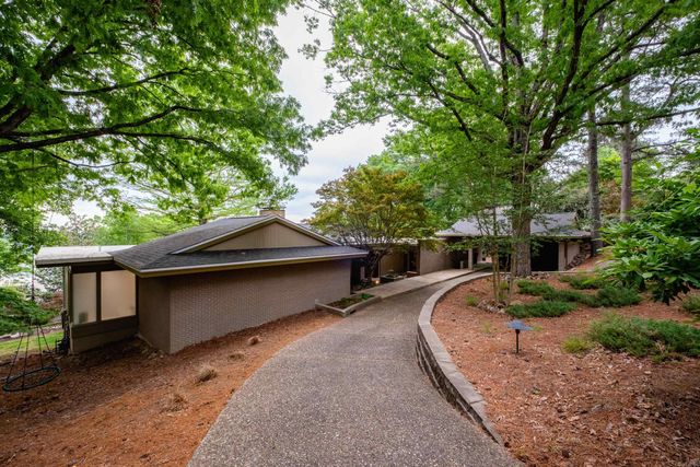 18 Hearthside Drive, Little Rock, AR 72207