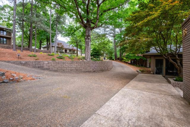 18 Hearthside Drive, Little Rock, AR 72207