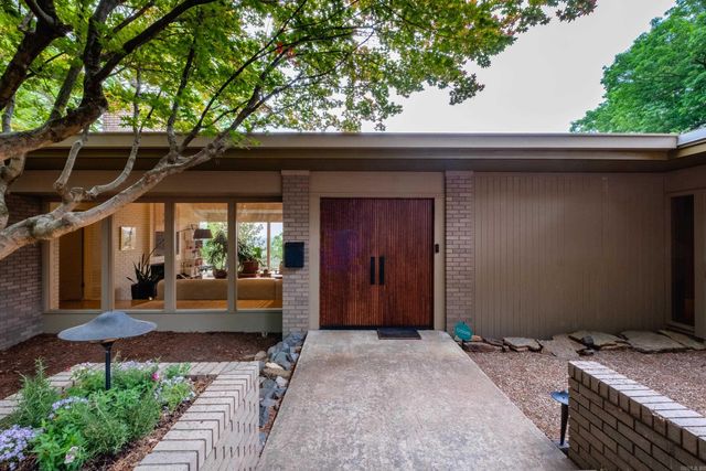 18 Hearthside Drive, Little Rock, AR 72207