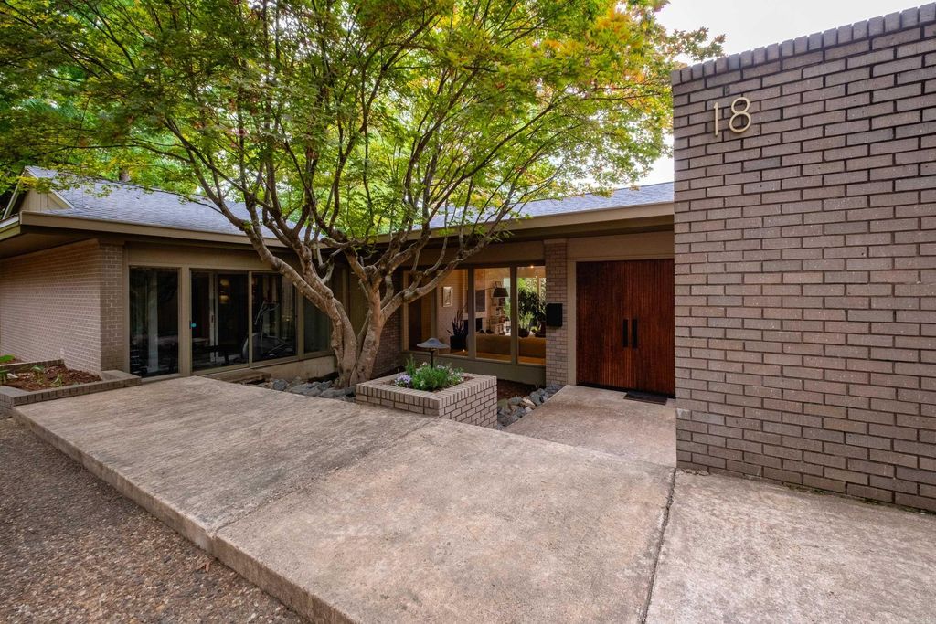 18 Hearthside Drive, Little Rock, AR 72207