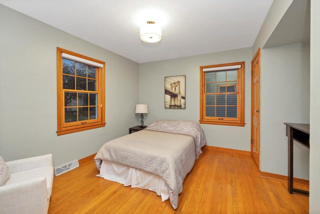 4750 N Elkhart AVENUE, Whitefish Bay, WI 53211