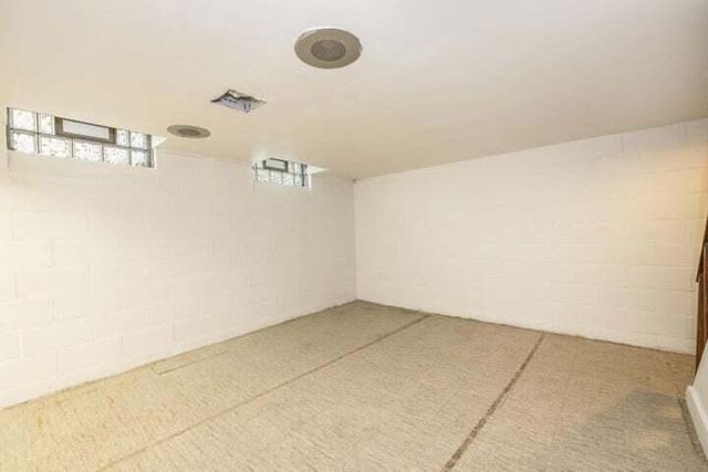 4750 N Elkhart AVENUE, Whitefish Bay, WI 53211