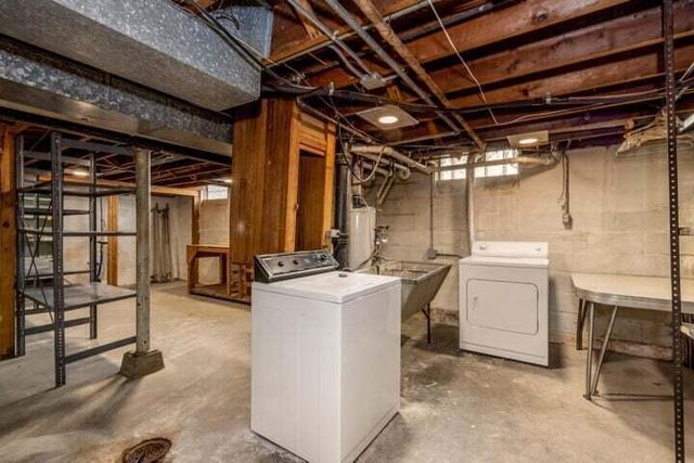 4750 N Elkhart AVENUE, Whitefish Bay, WI 53211