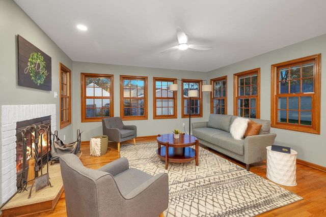 4750 N Elkhart AVENUE, Whitefish Bay, WI 53211