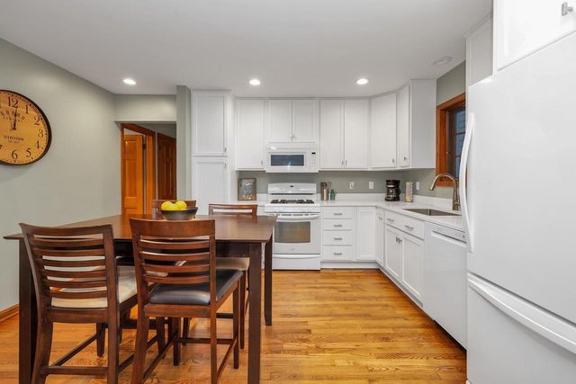 4750 N Elkhart AVENUE, Whitefish Bay, WI 53211