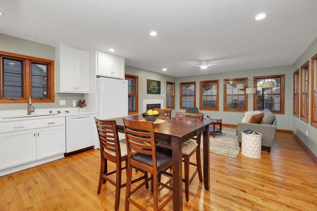 4750 N Elkhart AVENUE, Whitefish Bay, WI 53211