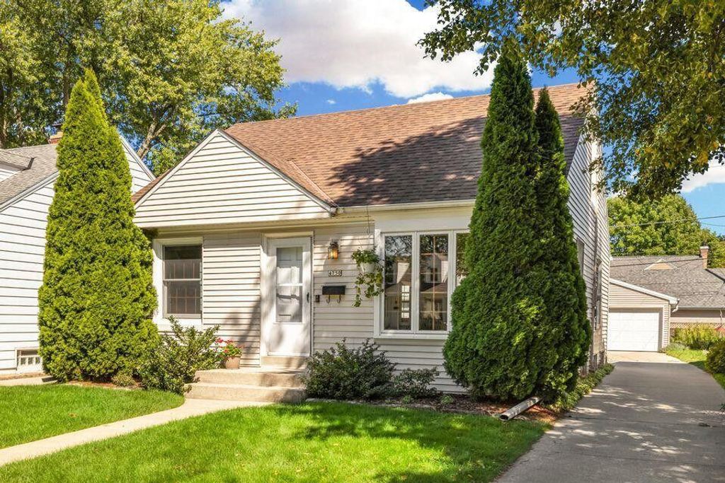 4750 N Elkhart AVENUE, Whitefish Bay, WI 53211