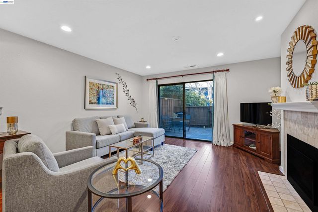 6169 Thornton Avenue B, Newark, CA 94560