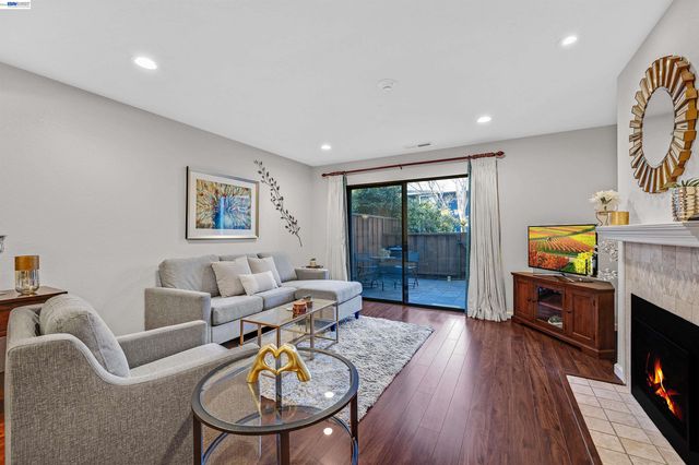 6169 Thornton Avenue B, Newark, CA 94560