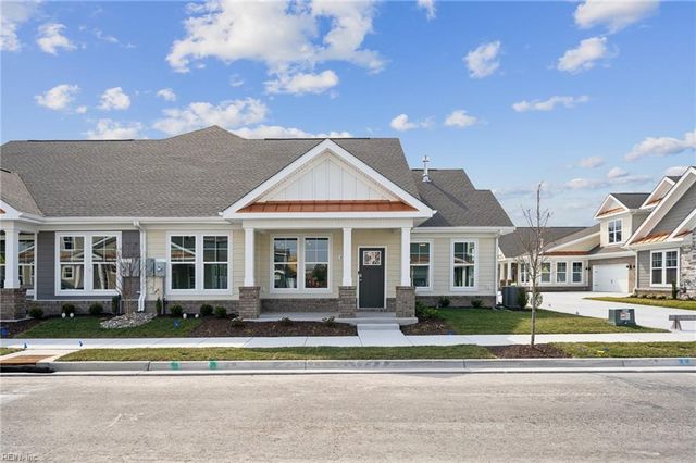 2200 Edwin DR, Chesapeake, VA 23322