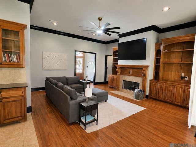 18011 Pierside Ln, Prairieville, LA 70769