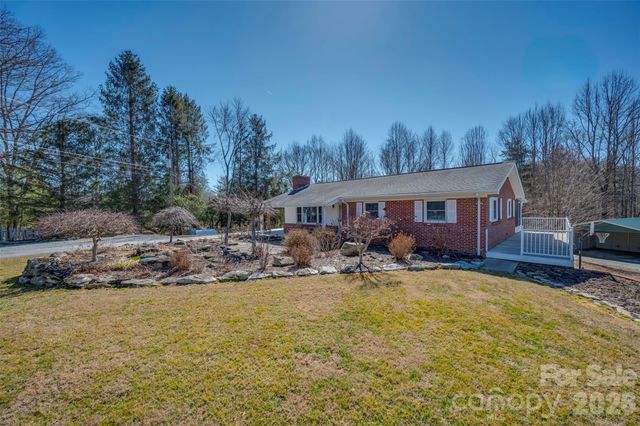 590 Big Oak Road, Hendersonville, NC 28792