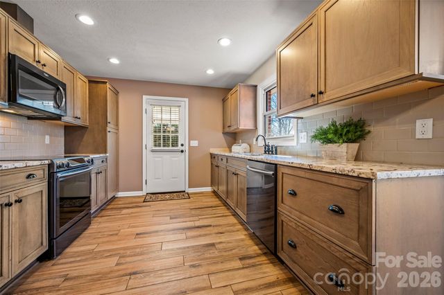 590 Big Oak Road, Hendersonville, NC 28792