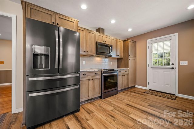 590 Big Oak Road, Hendersonville, NC 28792