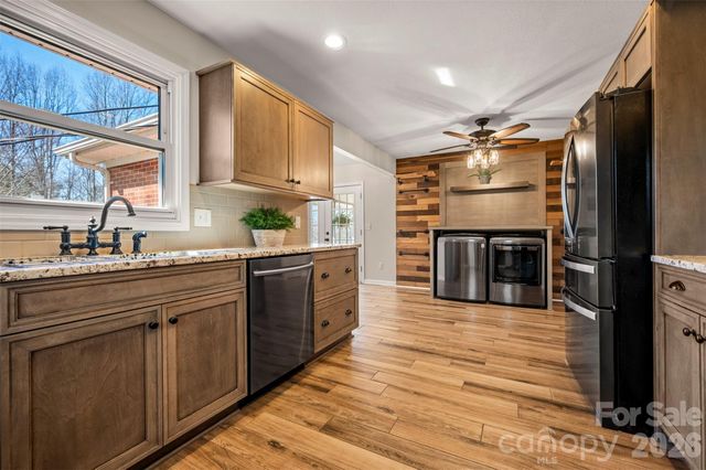 590 Big Oak Road, Hendersonville, NC 28792