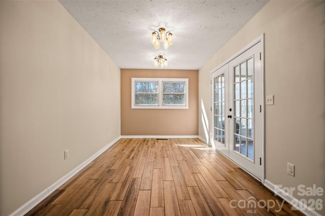 590 Big Oak Road, Hendersonville, NC 28792