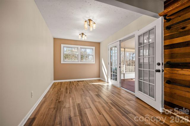 590 Big Oak Road, Hendersonville, NC 28792