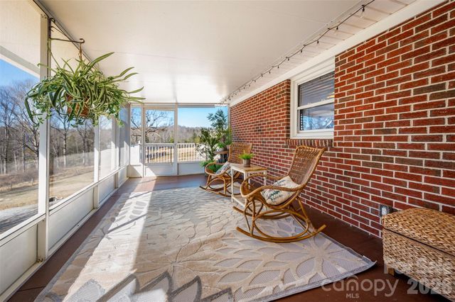 590 Big Oak Road, Hendersonville, NC 28792