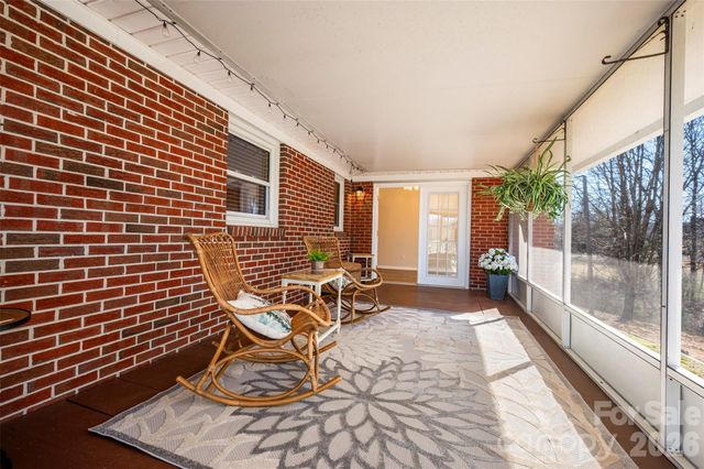 590 Big Oak Road, Hendersonville, NC 28792